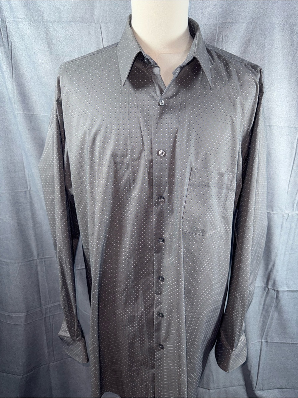 2342-Van Heusen Men's Gray Dress Shirt with Subtle Dot Print